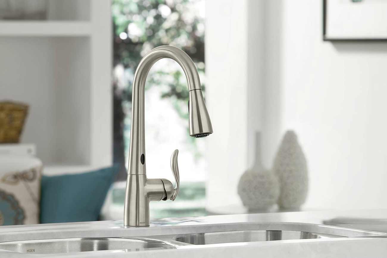 Photo of Lexar Homes kitchen faucet to show an example of standard plumbing hardware included in our homes.