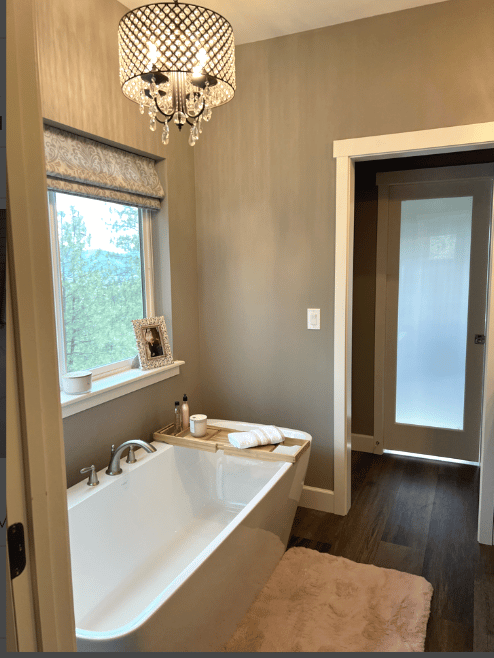 Aspen Traditional Floor Plan Primary bathroom