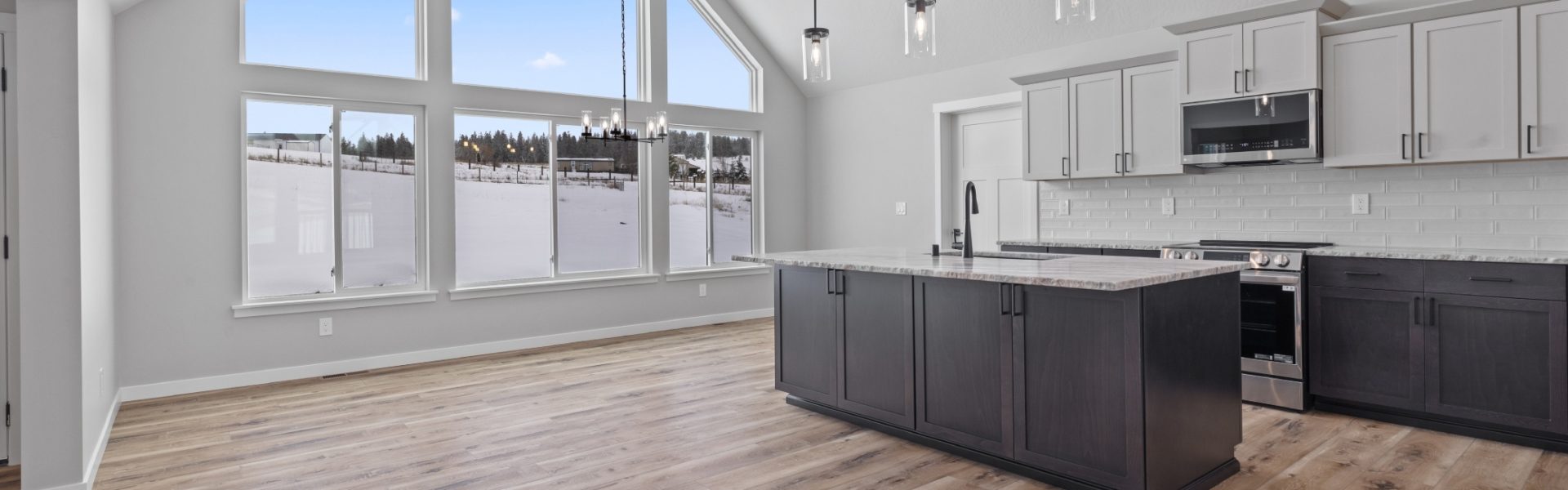 Modern Kitchen in Custom Summit floor plan by Lexar Homes Spokane